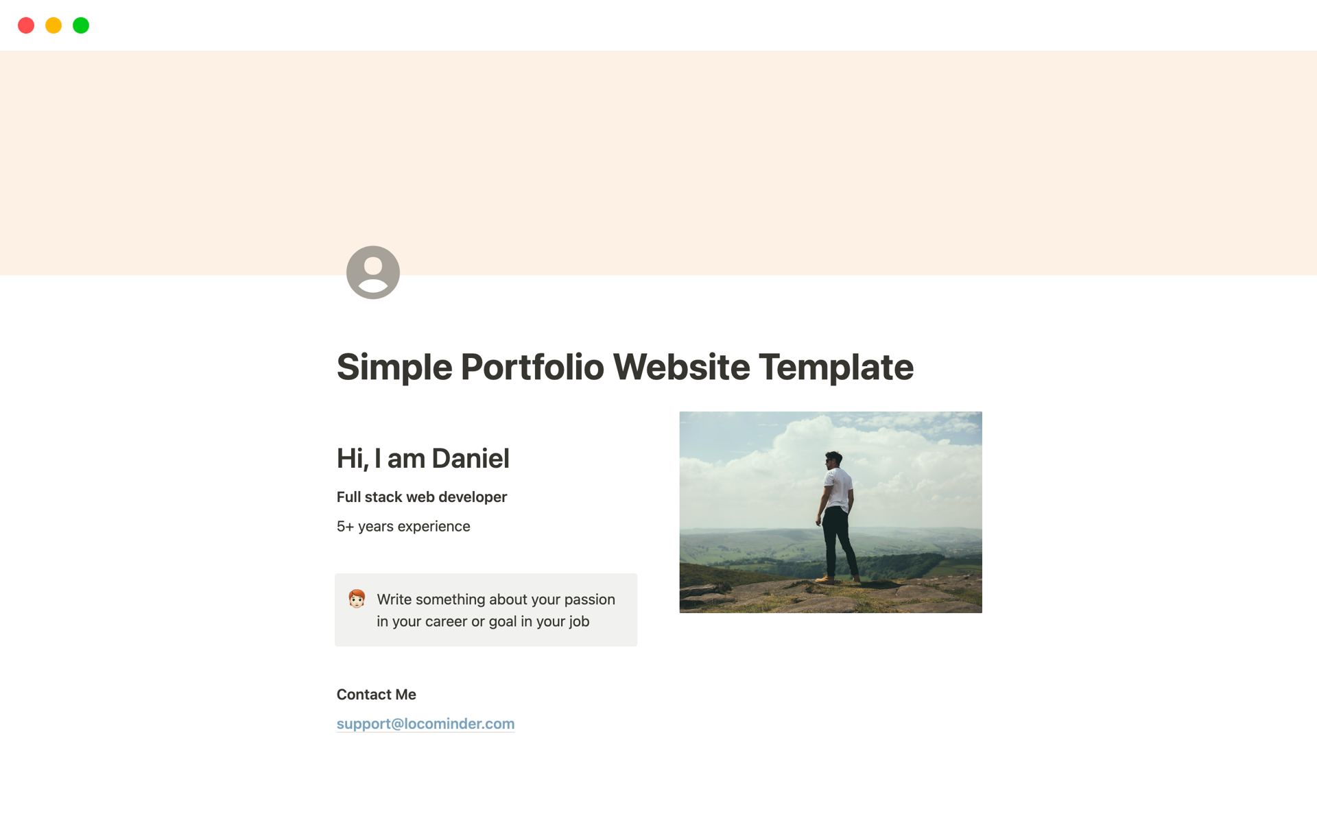 Vista previa de una plantilla para Simple Portfolio Website