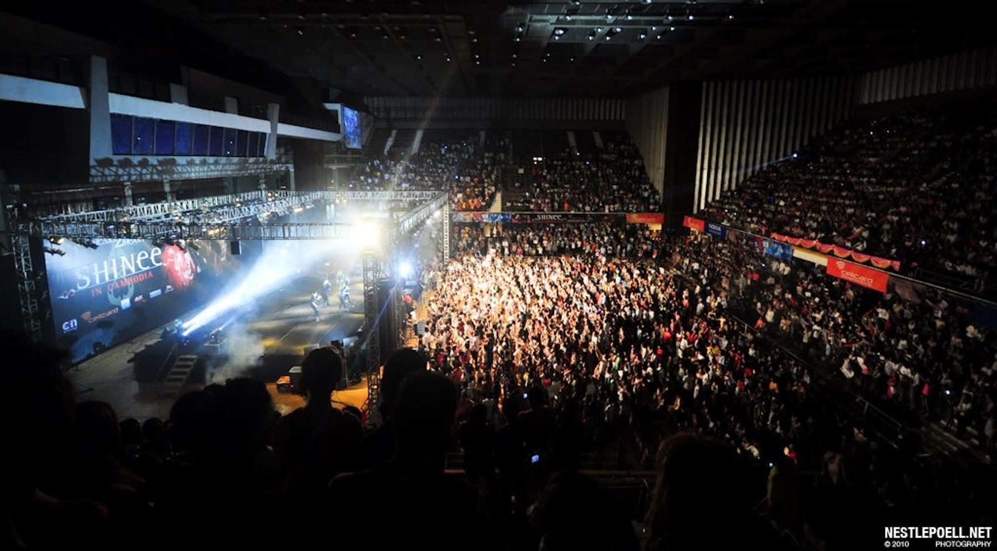 Massive K-Pop concerts have become common all over the world. (Nestlepoell.net)