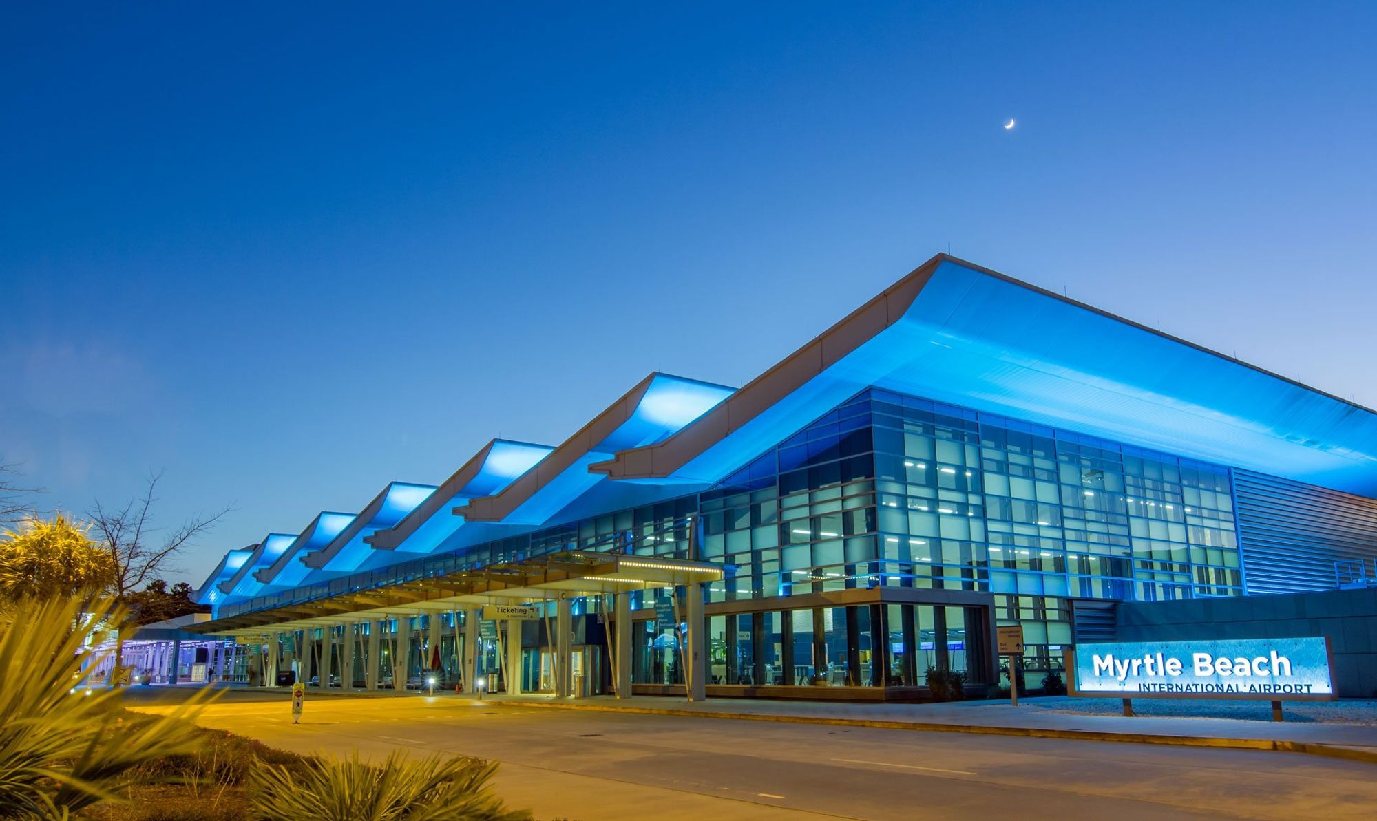 Myrtle Beach International Airport (MYR) (ميرتل بيتش) (Arabic)