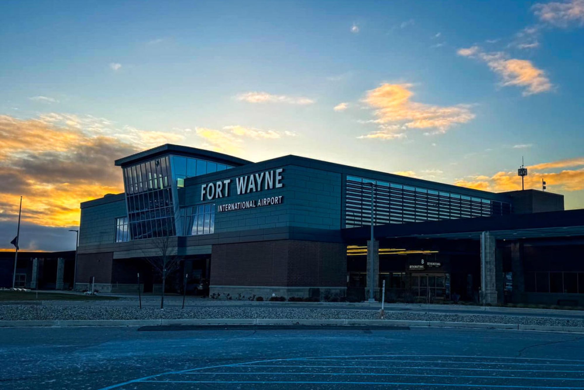 Fort Wayne Airport (FWA) (फोर्ट वेन) (Hindi)