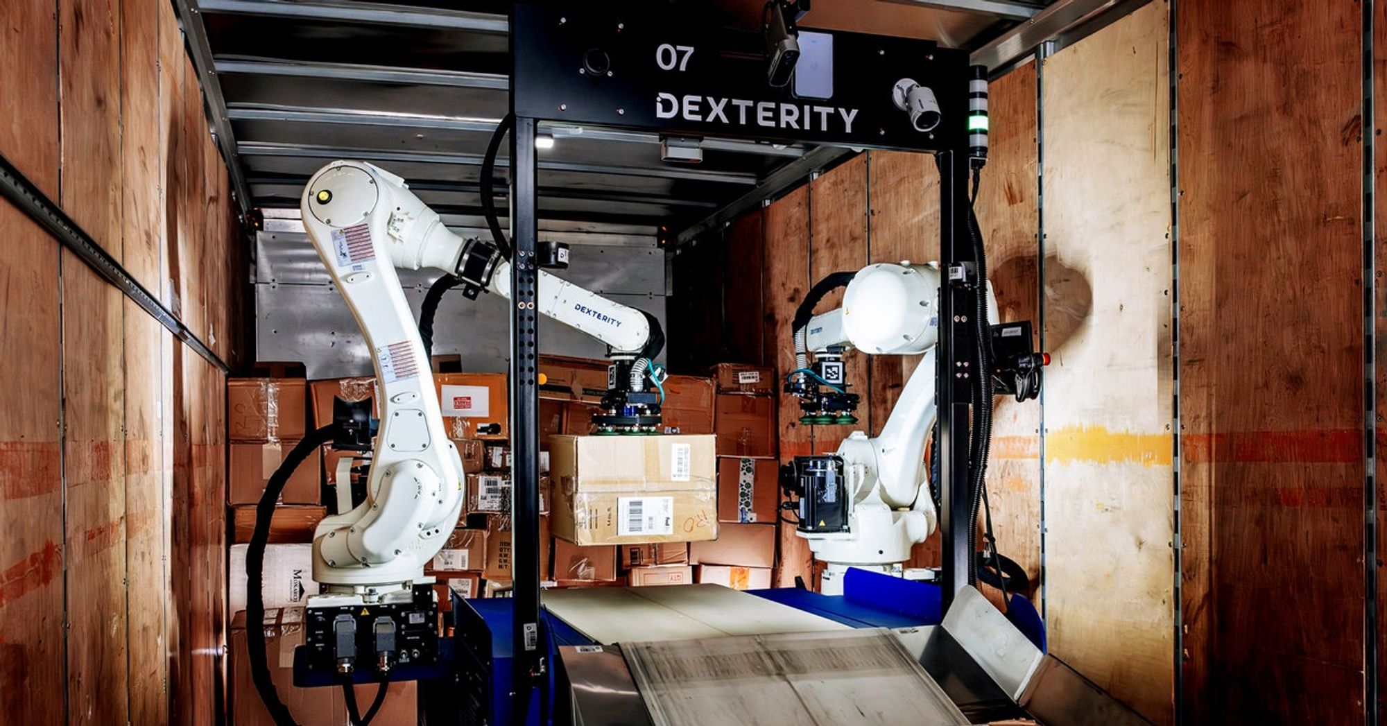FedEx’s New Robot Loads Delivery Trucks Like It’s Playing 3D Tetris | WIRED