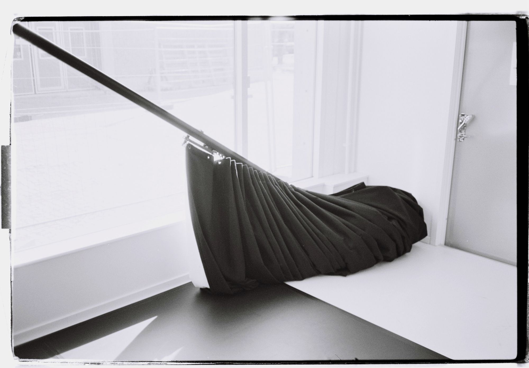 curtain [analogue], site © 2024 pavleheidler