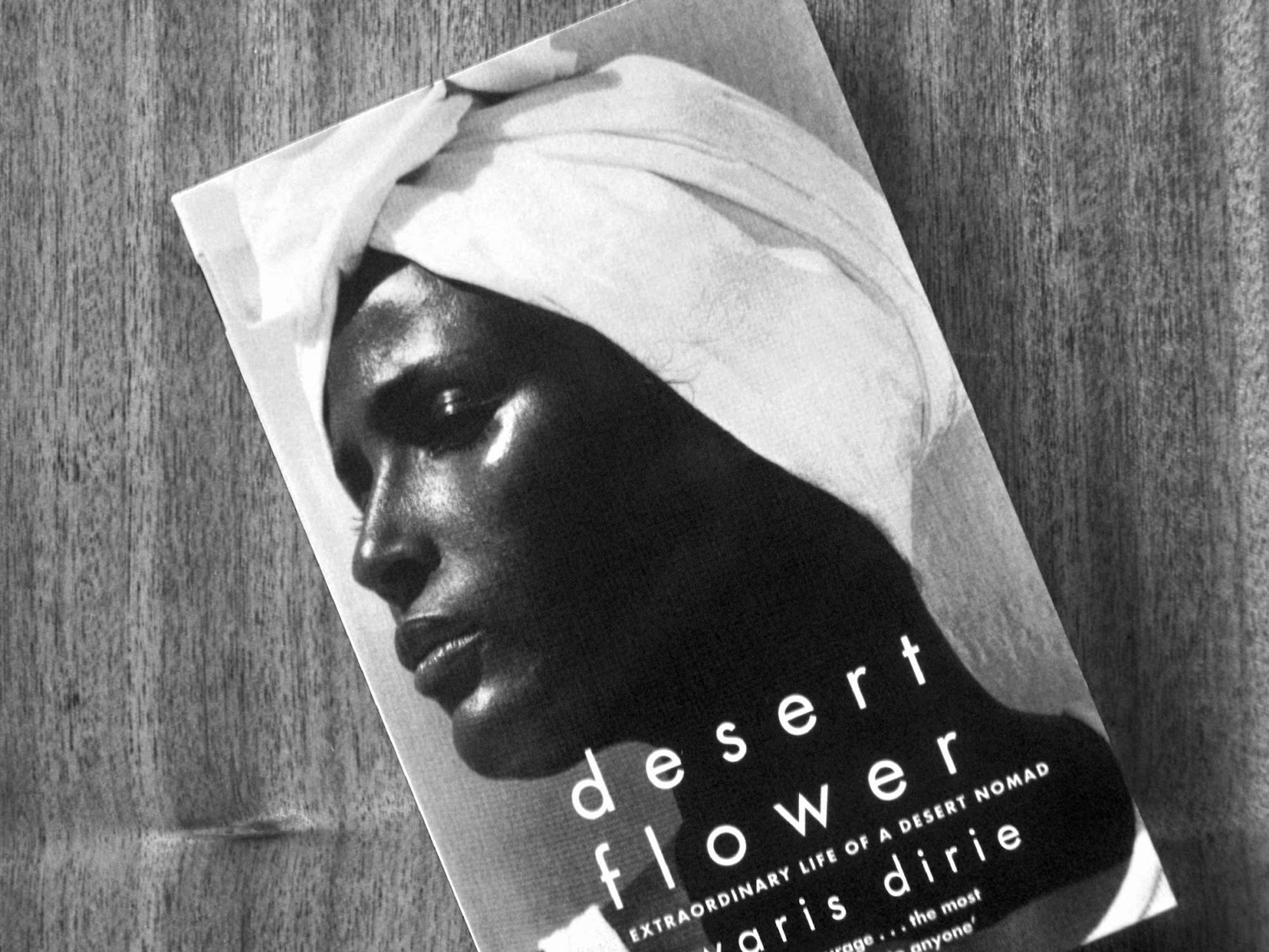 “La flor del desierto”, el libro autobiográfico de Waris, que luego se llevó al cine.