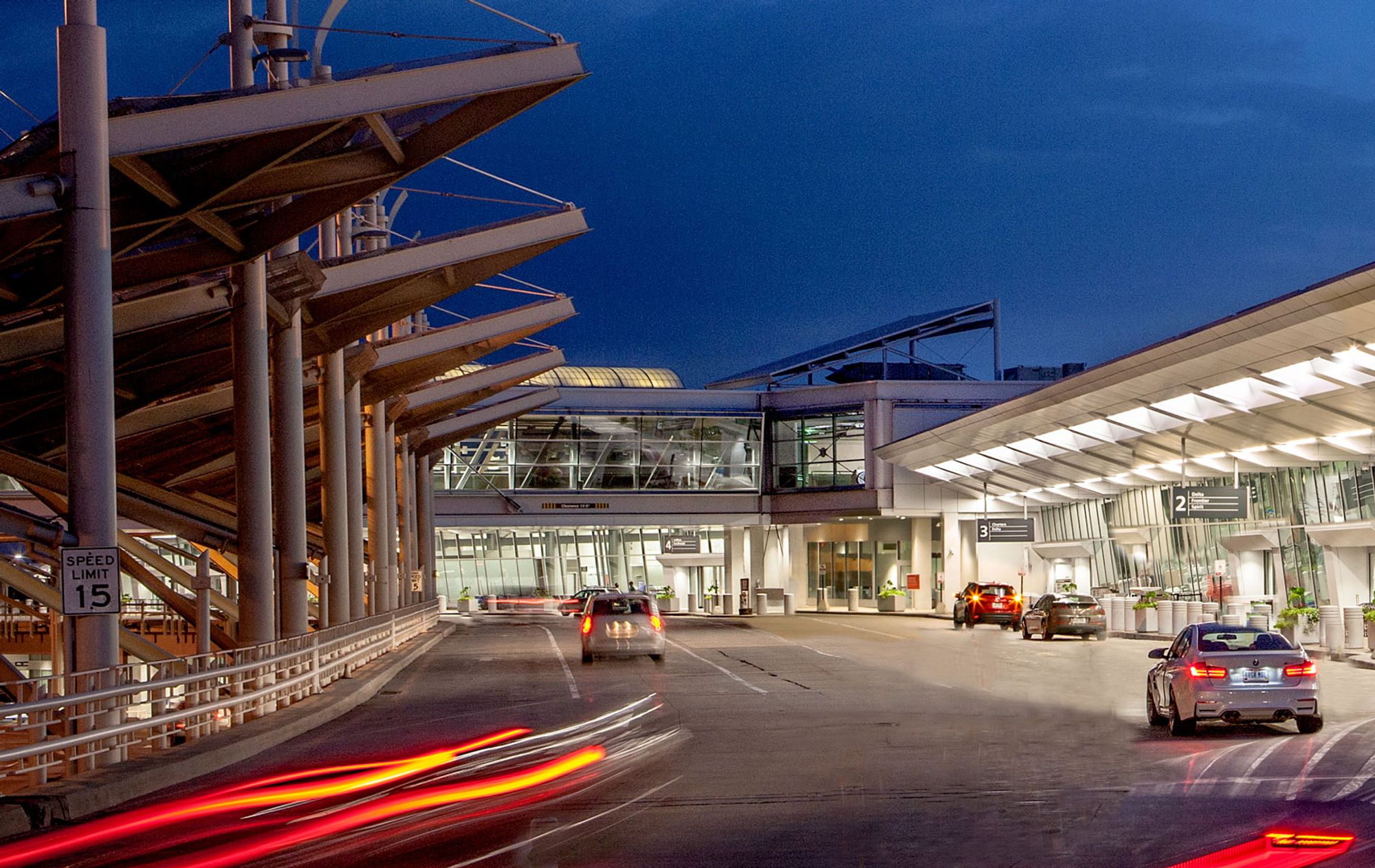 Cleveland Hopkins International Airport (CLE) (क्लीवलैंड) (Hindi)