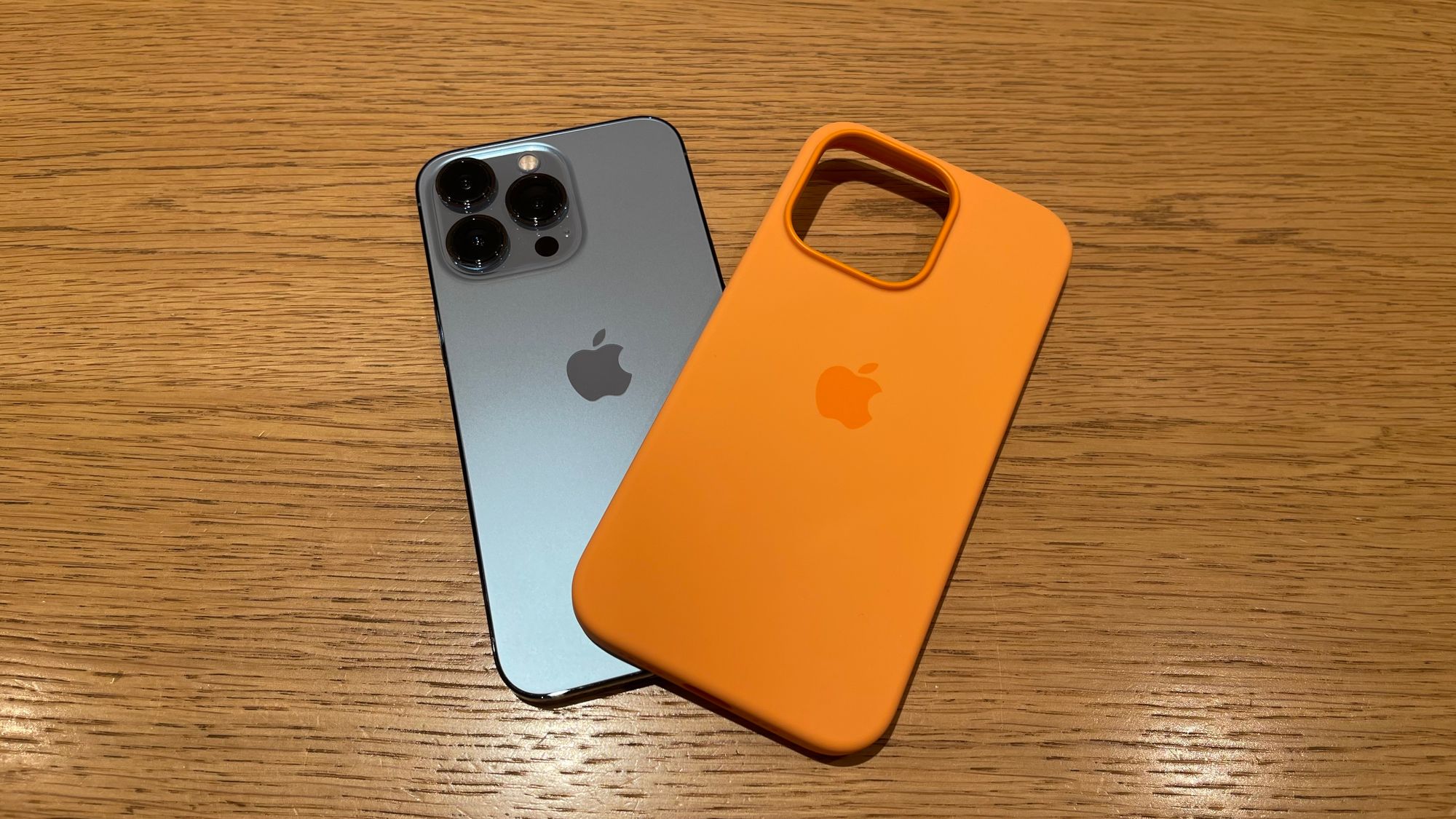 iPhone 13 Pro MagSafe 矽膠保護殼 - 金盞黃色 ( 橘色, 生鮭魚色 ) Marigold