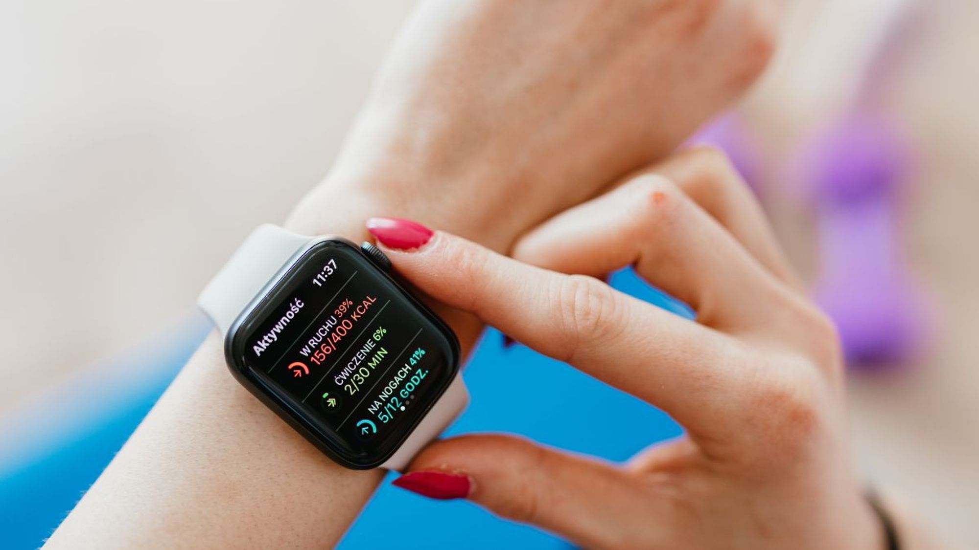 Smartwatches Could Help Detect Emerging Health Problems Using AI, Skin-Like Electronics, Study Shows | Technology For You