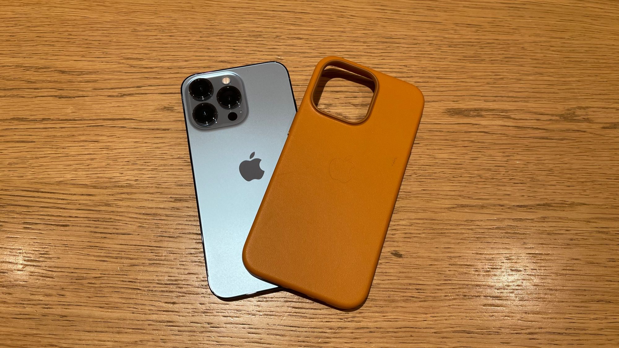 iPhone 13 Pro Max MagSafe 皮革保護殼 - 金棕色 Golden Brown