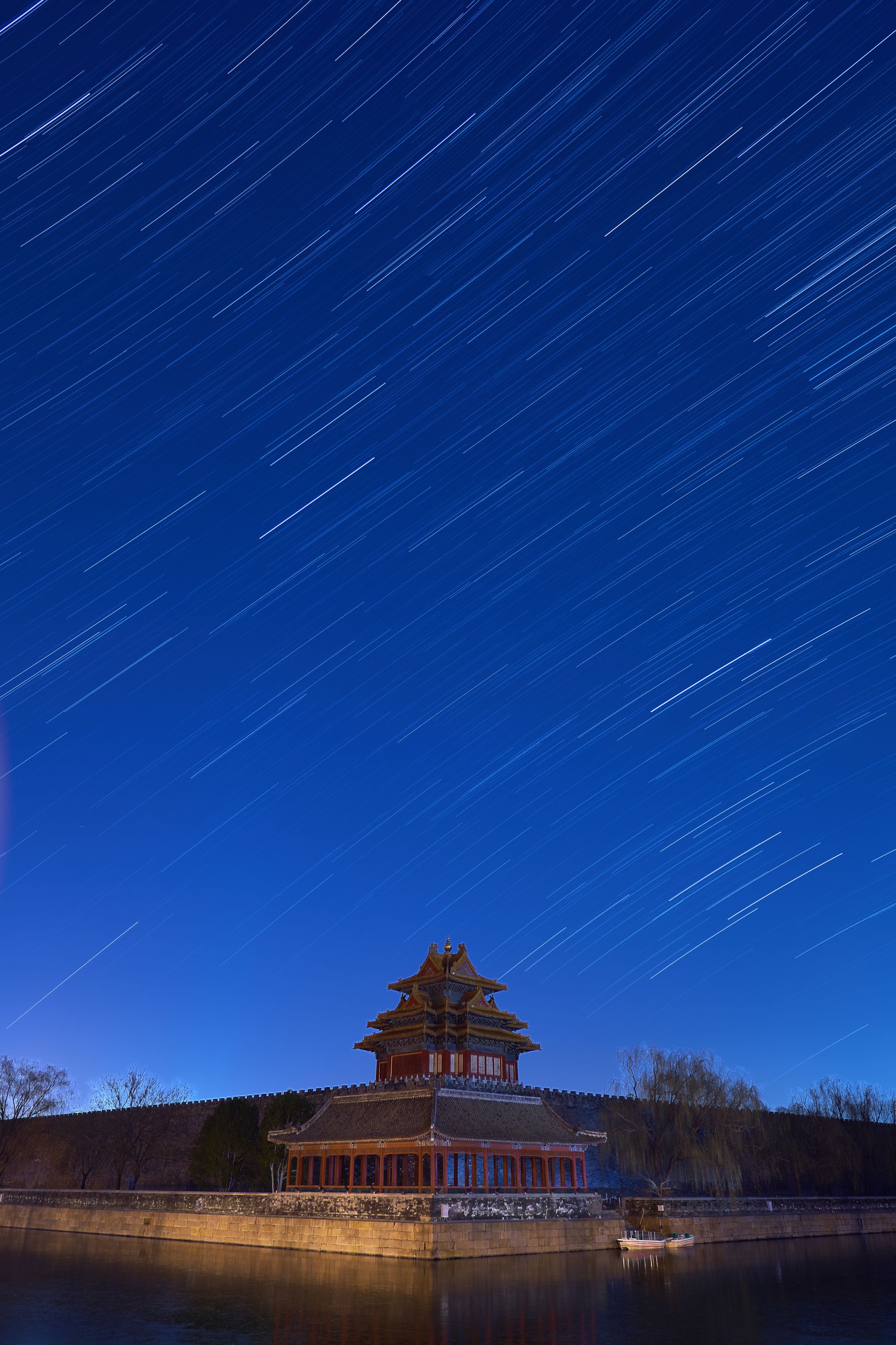 星轨，24mm F2.8 5" ISO200，延时摄影，Sony A7R4a，2021年12月15日，北京，故宫角楼