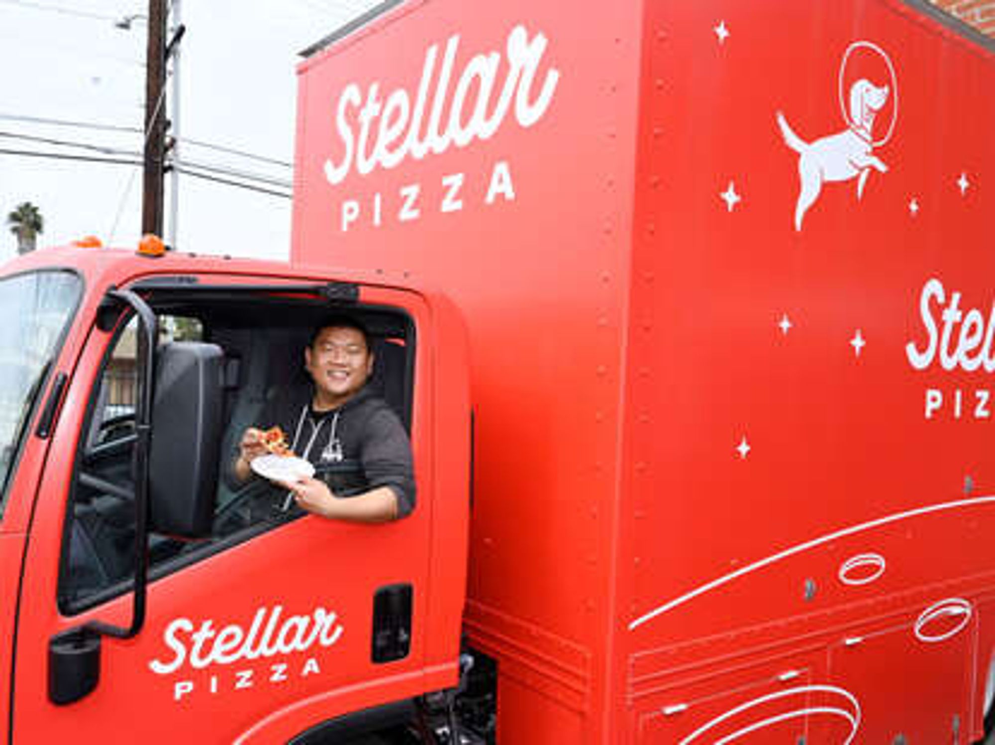 Former SpaceX Employees Created an Automated Pizza Joint on Wheels - Thrillist