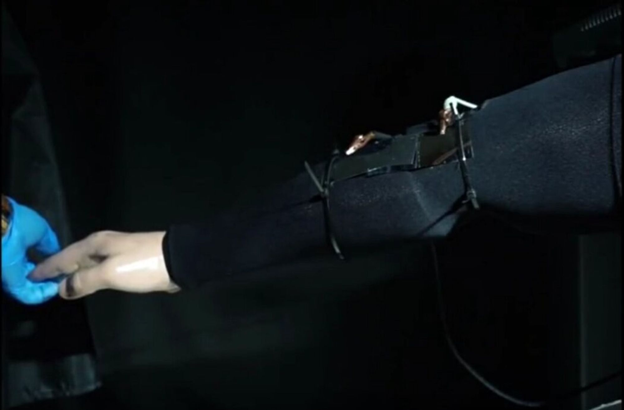 Soft robots make virtual reality gloves feel more real - News Update