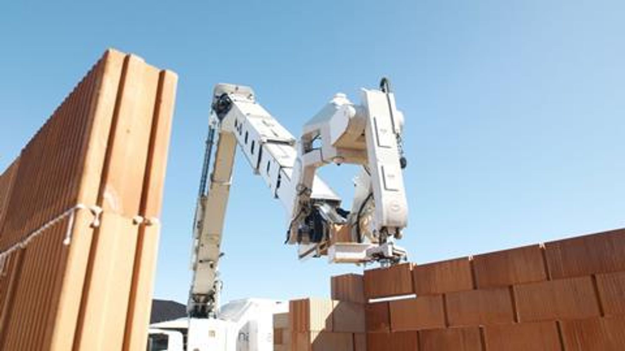 ‘Revolutionary’ robot brickie builds first house | News | Housing Today