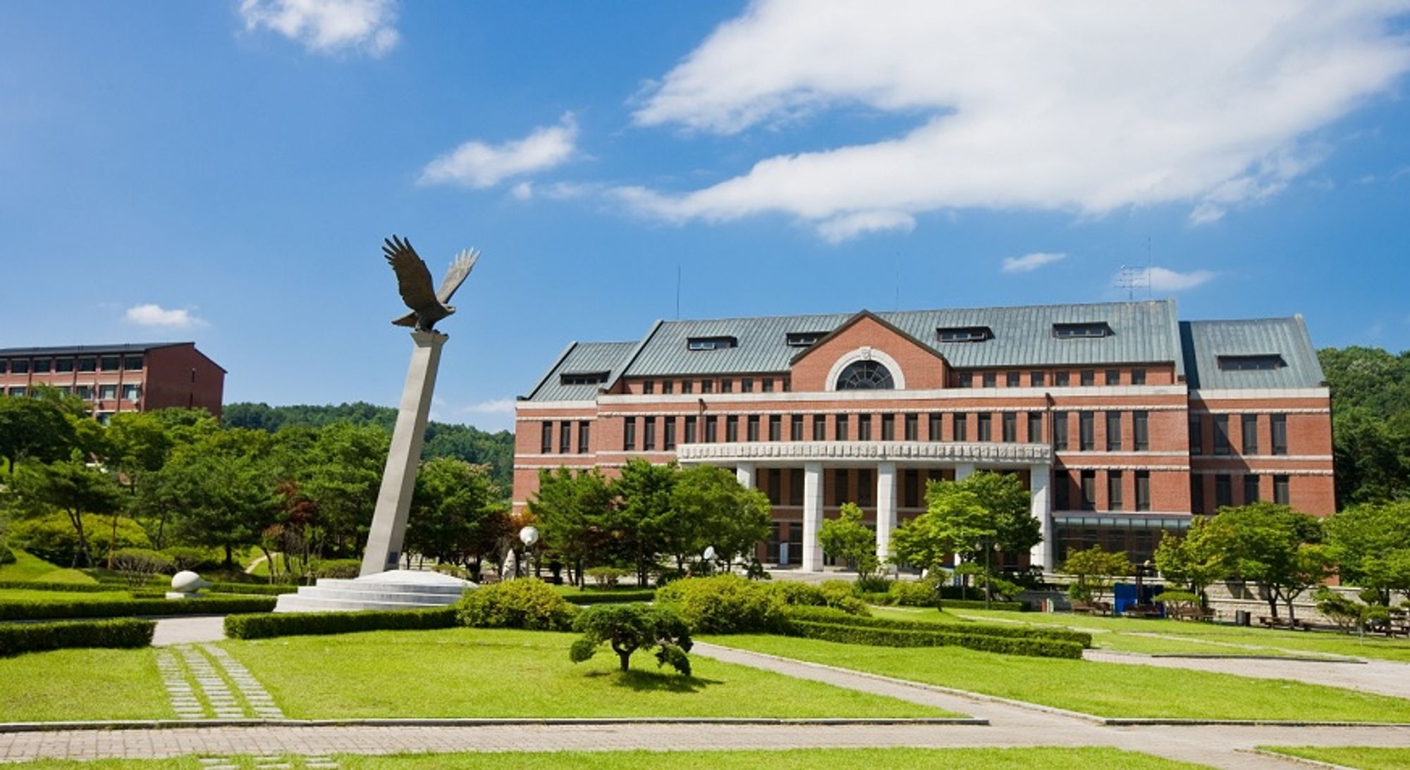 Йонсей университет корея. Ёнсэ университет. Университет ёнсе Инчхон. Корейский университет Йонсей. Университет Йонсей Южная Корея факультеты.